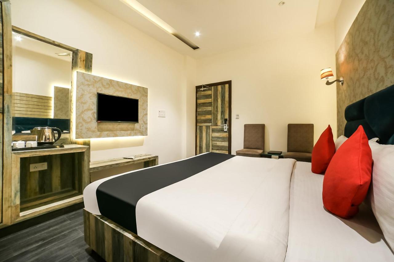 Hotel Capital O 38688 Royal Shelaton 3*