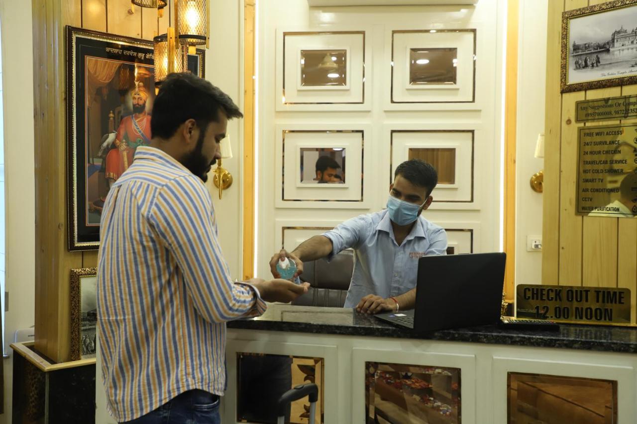 Guest house Sehdev 850 Meter From Golden Temple Amritsar