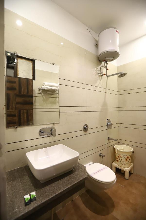 Hotel Malhotra 50 Meter From Golden Temple Amritsar