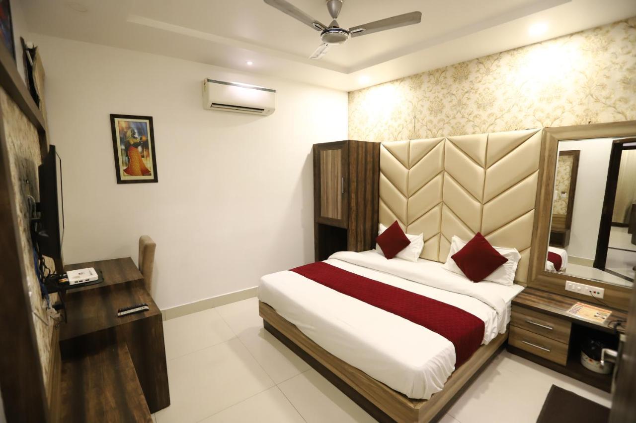 Hotel Malhotra 50 Meter From Golden Temple 3*