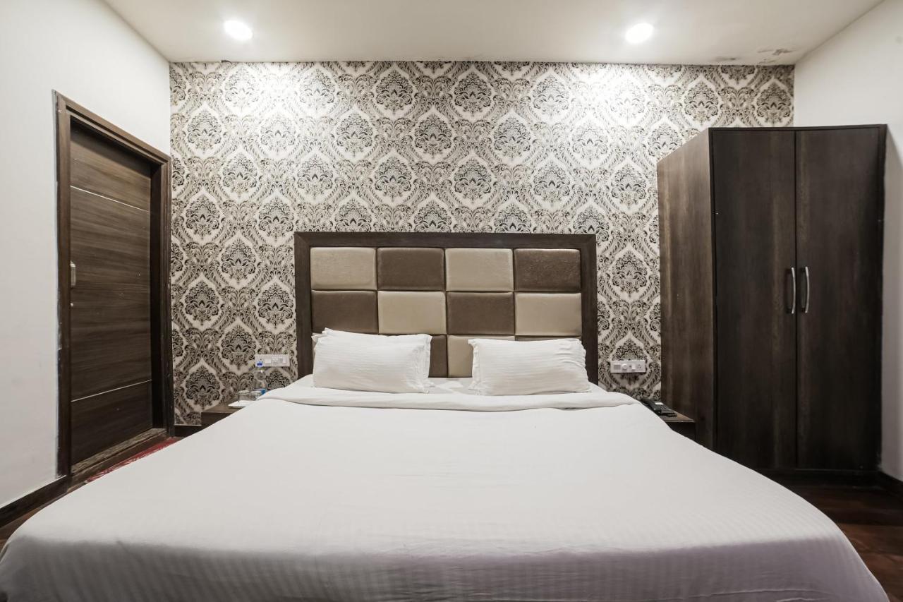 Hotel Super Townhouse Hollywood Heights