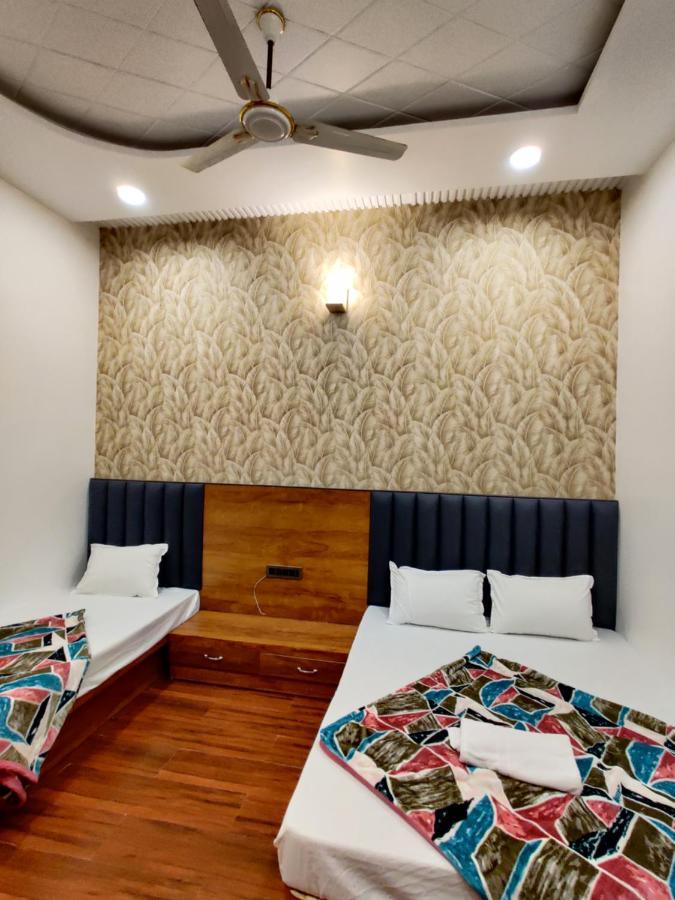 Hotel 4s Niwas - 100 Meters From Golden Temple