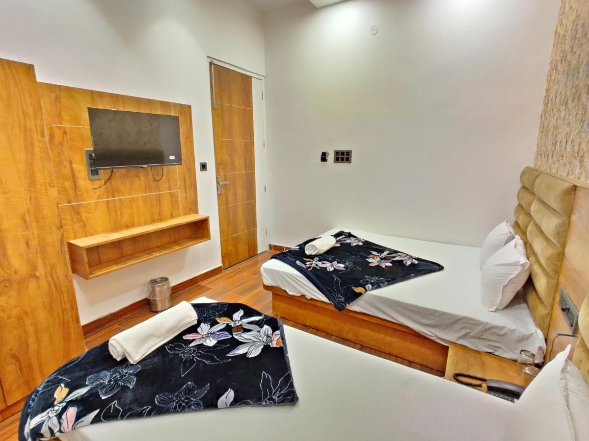 Hotel 4s Niwas - 100 Meters From Golden Temple 3*