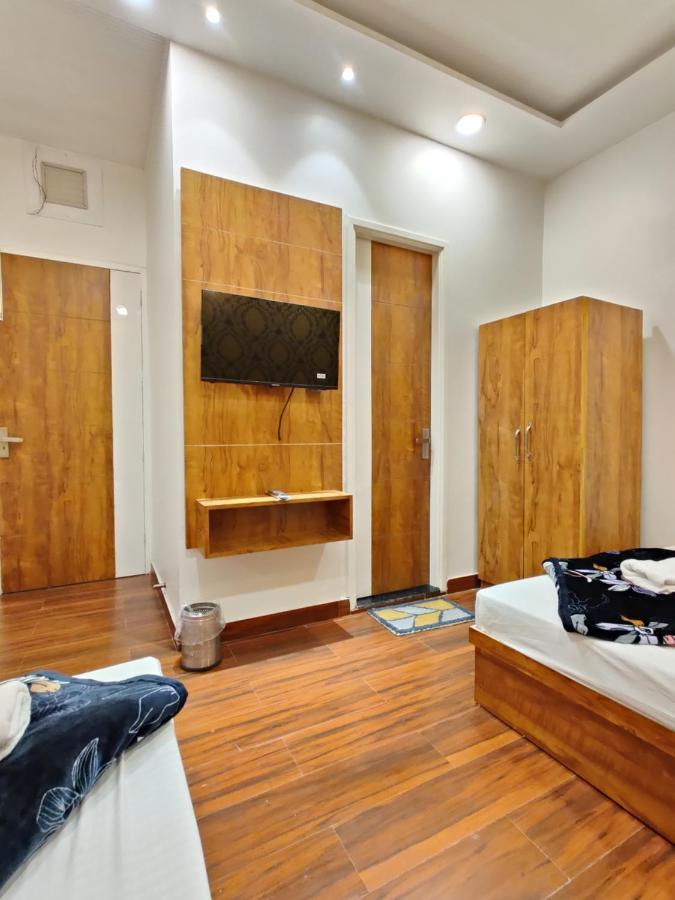 Hotel 4s Niwas - 100 Meters From Golden Temple 3*