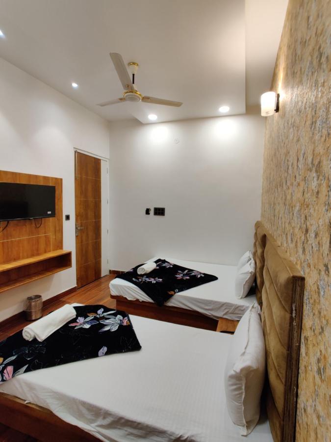 4s Niwas - 100 Meters From Golden Temple Hotel