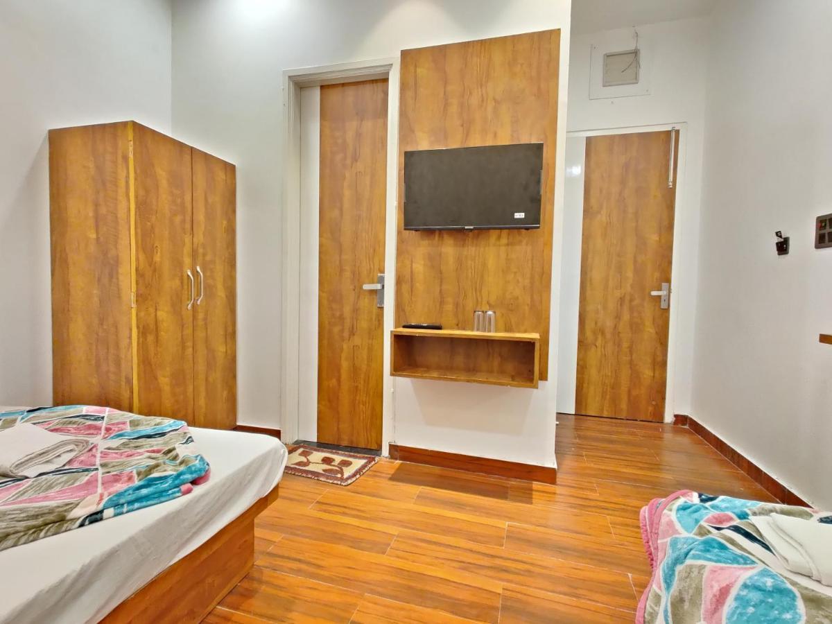 Hotel 4s Niwas - 100 Meters From Golden Temple 3*