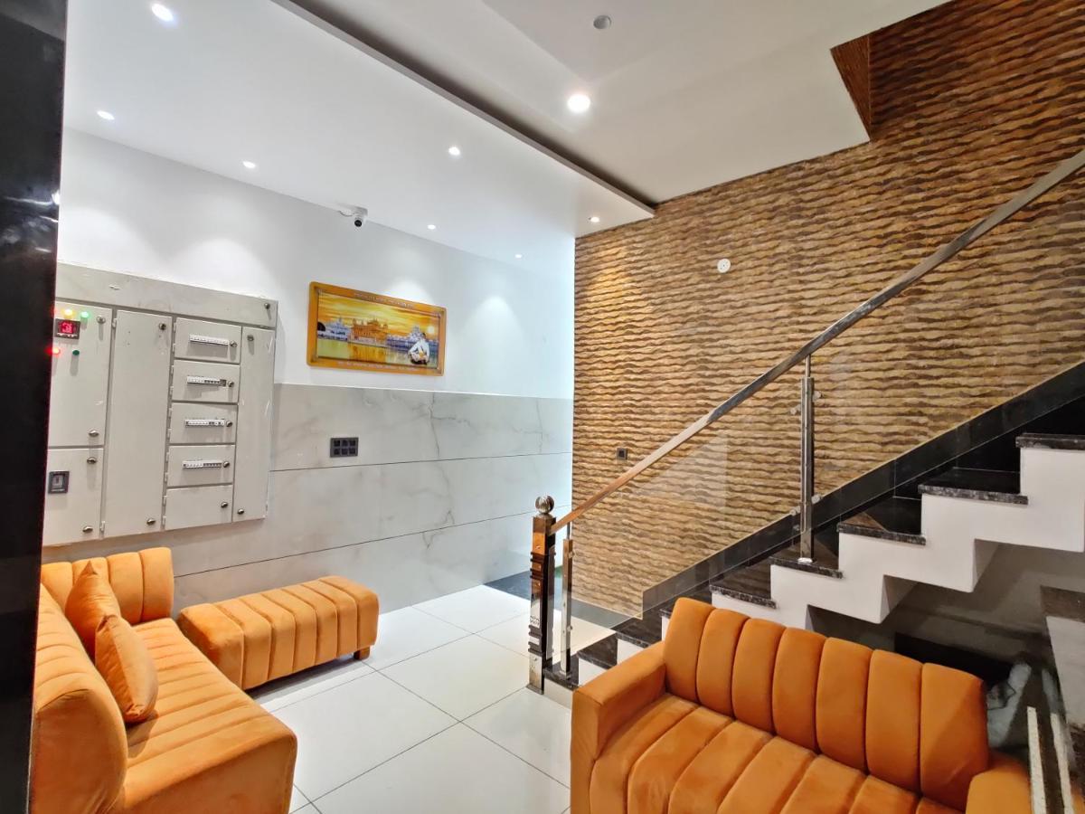 4s Niwas - 100 Meters From Golden Temple Hotel