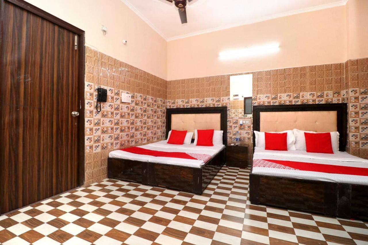 Hotel Oyo Kapoor Residency 3*