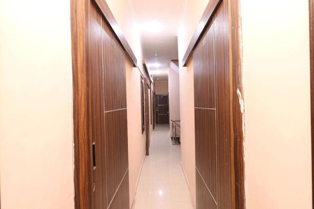 Hotel Oyo Kapoor Residency 3*