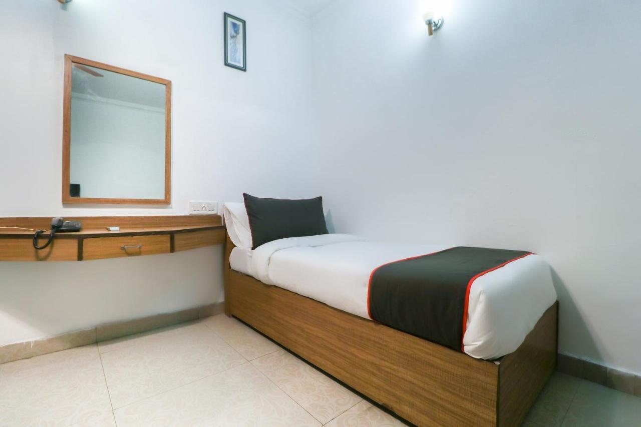 Oyo 13365 Teg Royal Hotel
