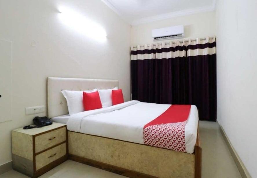 O Anand Hotel 4*