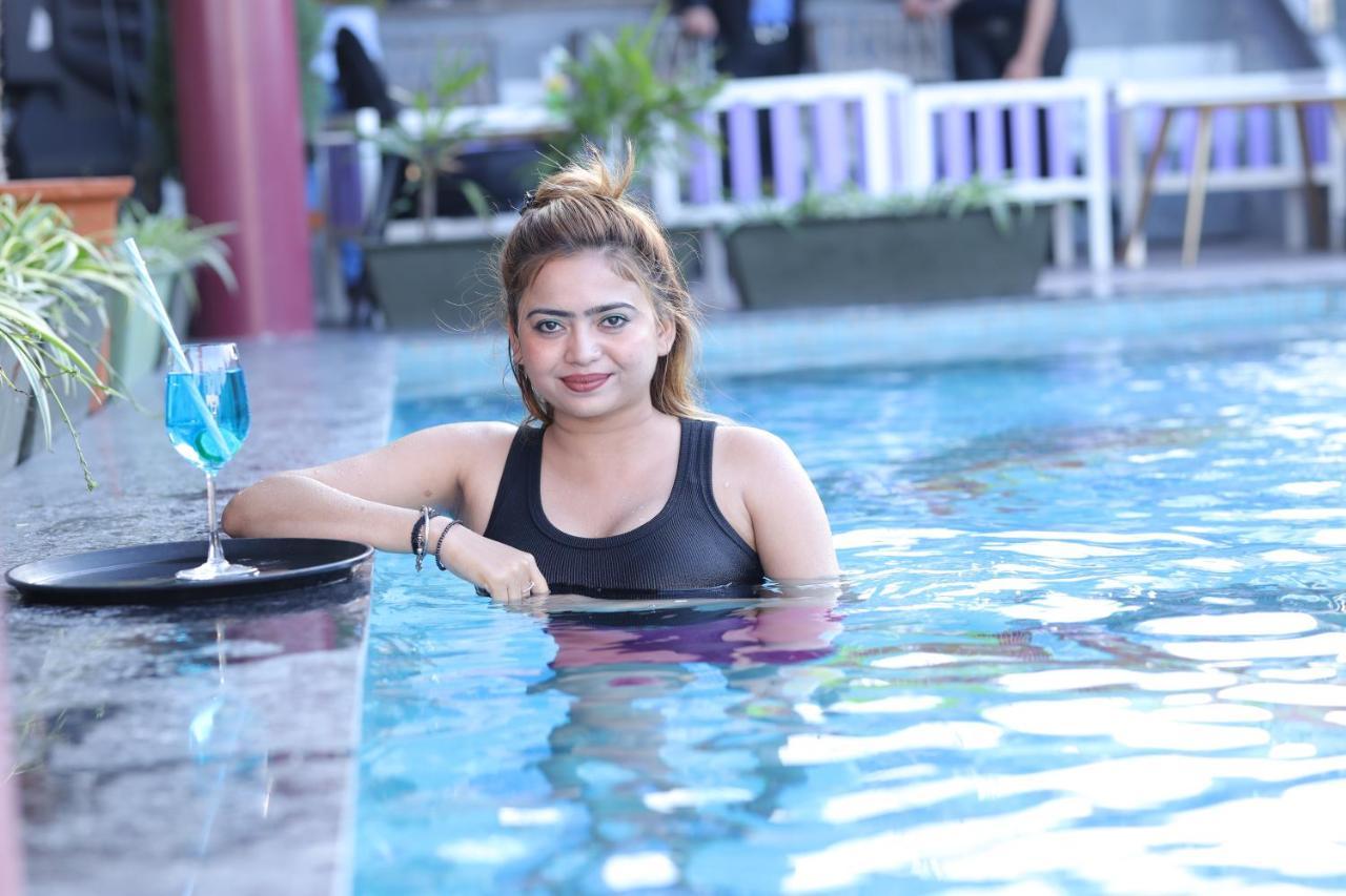 Hotel Hk Clarks Inn, Amritsar