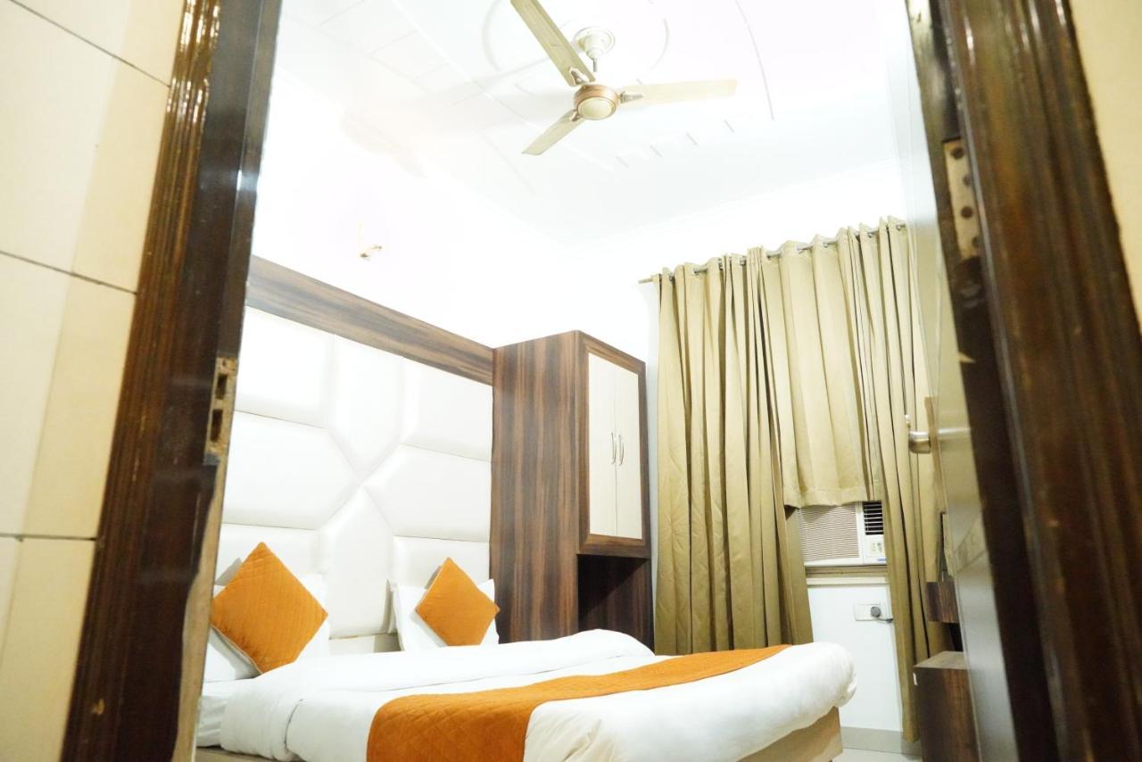 Malhotra 50 Meter From Golden Temple 3*