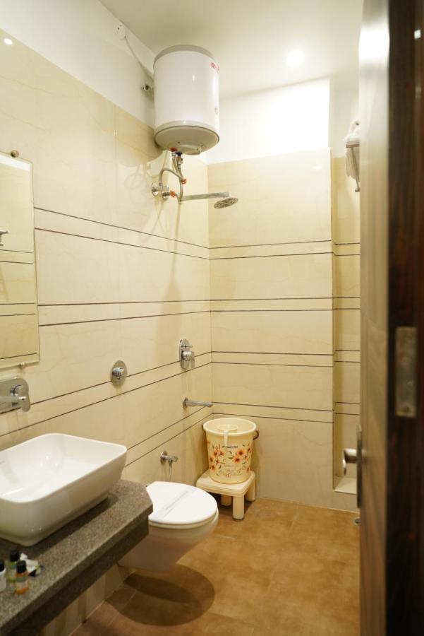 Hotel Malhotra 50 Meter From Golden Temple Amritsar