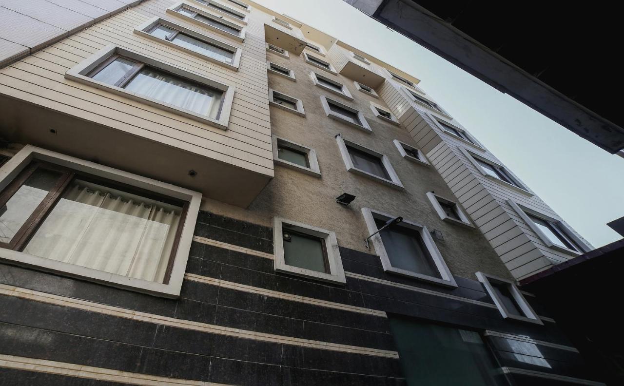 Super Townhouse Hollywood Heights Hotel