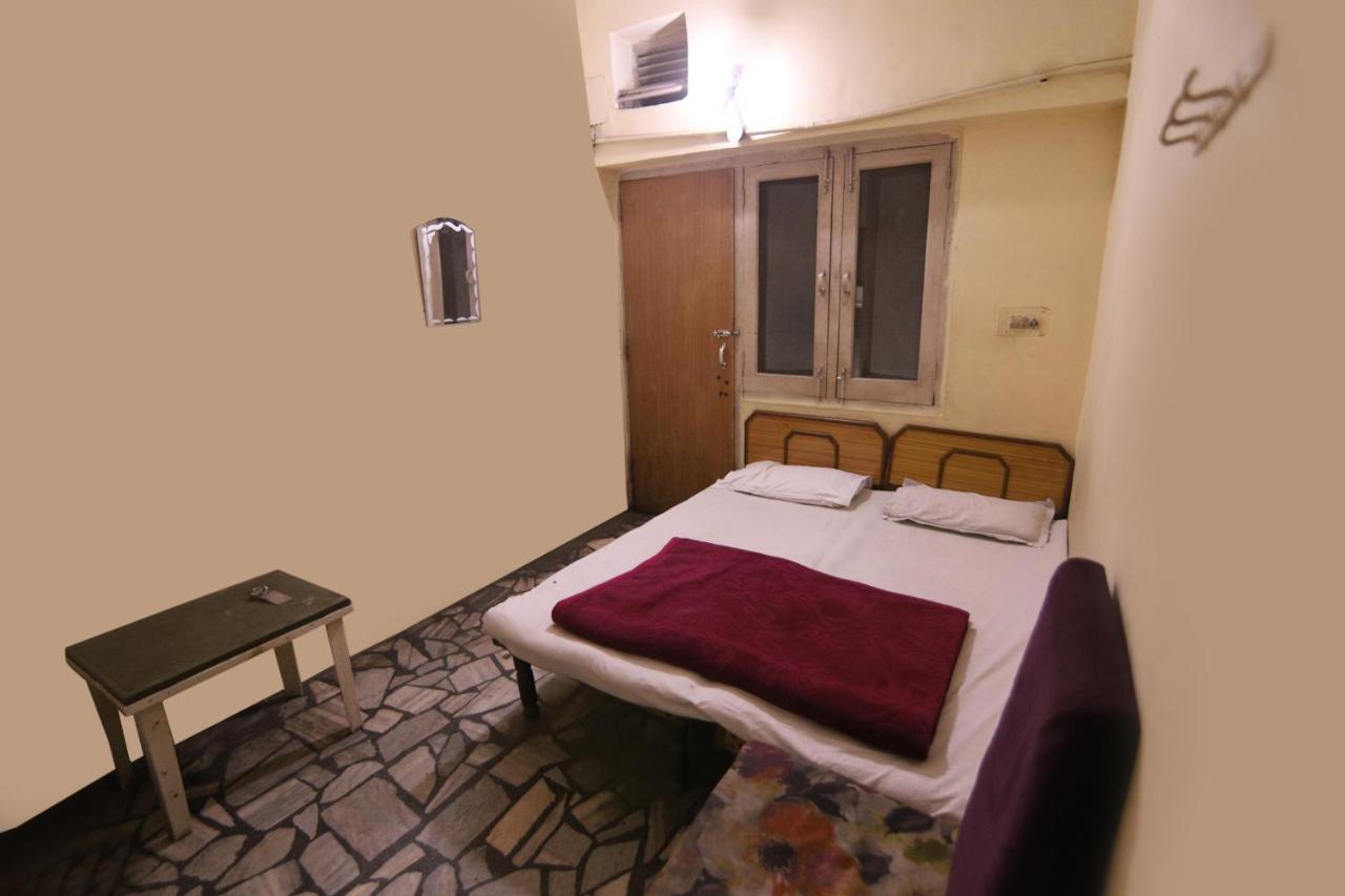 Hotel Raj *