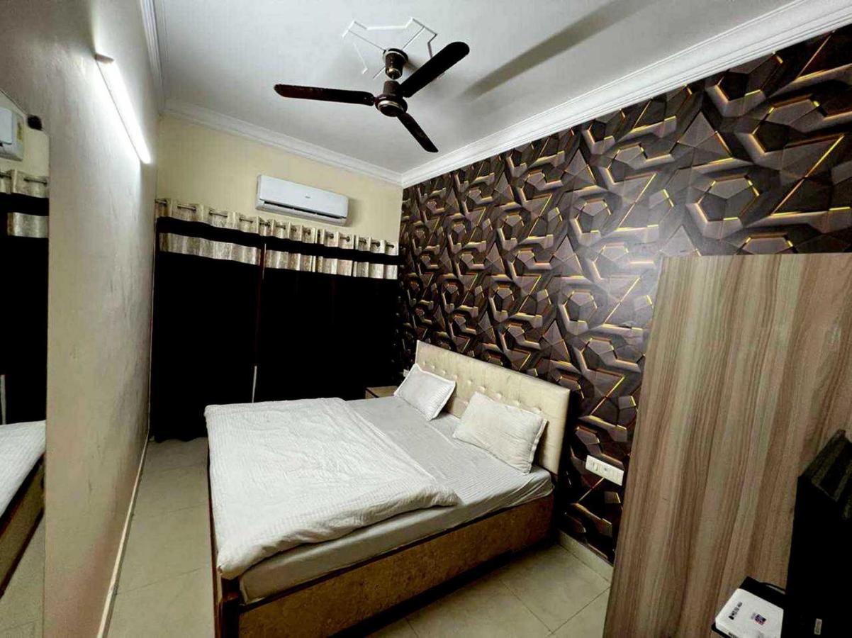 O Anand Hotel