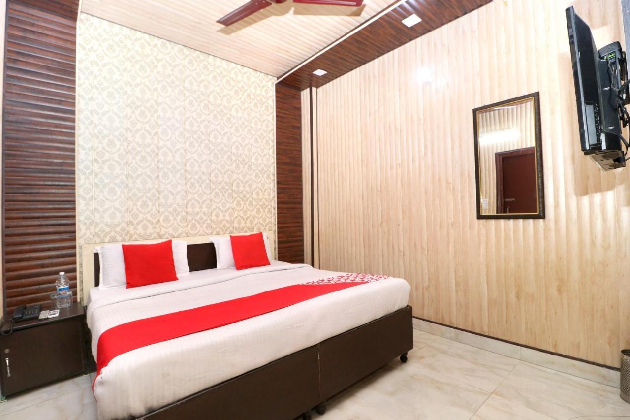 Hotel Oyo Apple Wood 3*