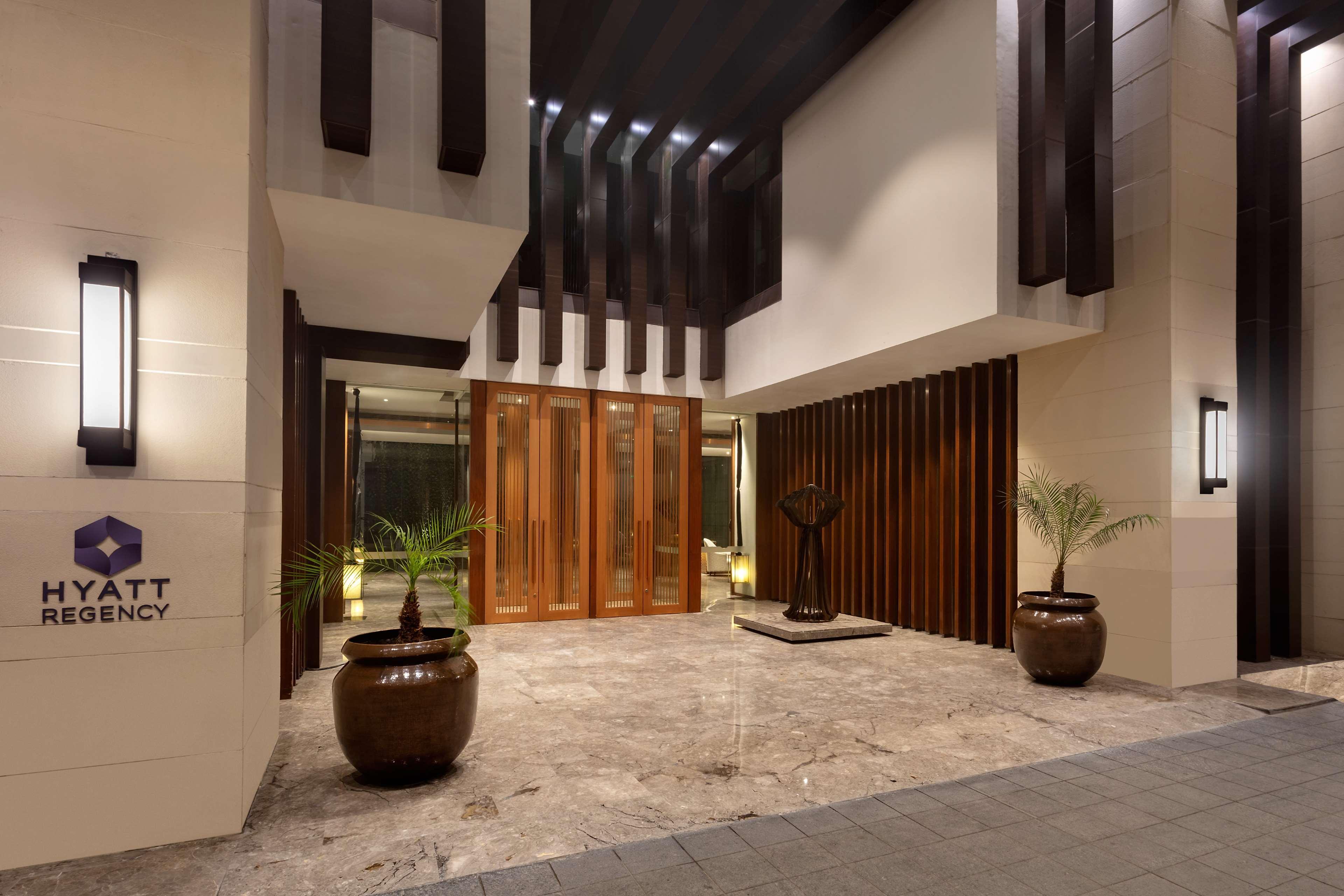 Hyatt Regency & Hotel