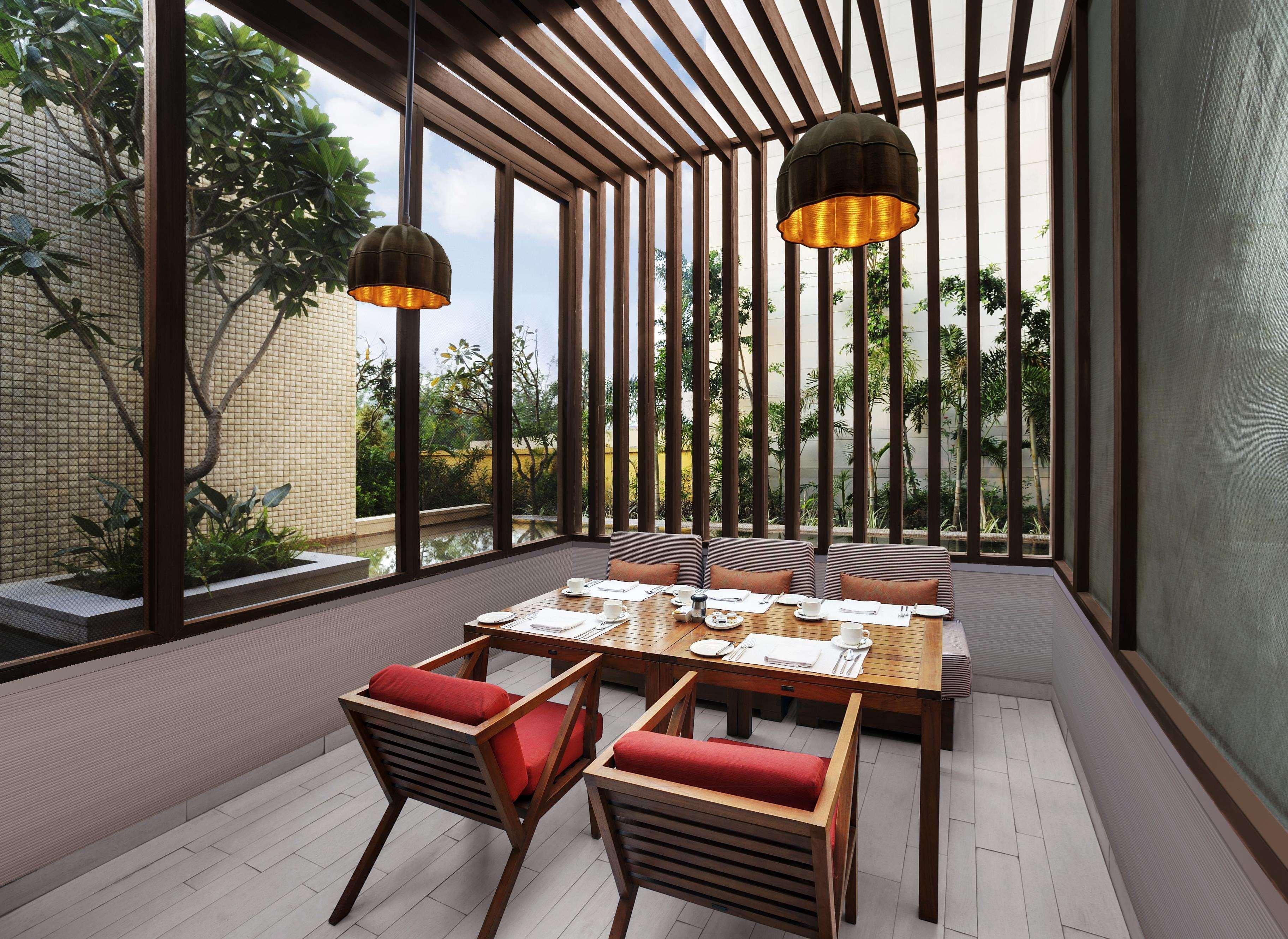 Hyatt Regency & 5*