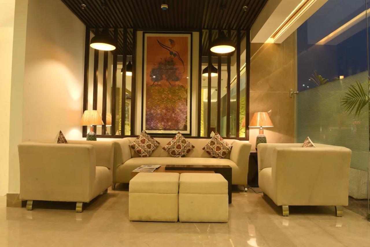 Surestay By Western Hotel 4*