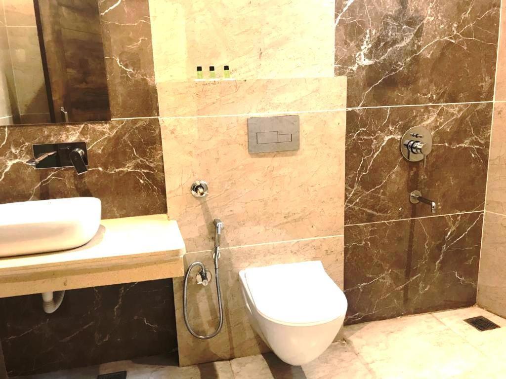 Hampton - 200 Mt From Golden Temple Hotel 3*