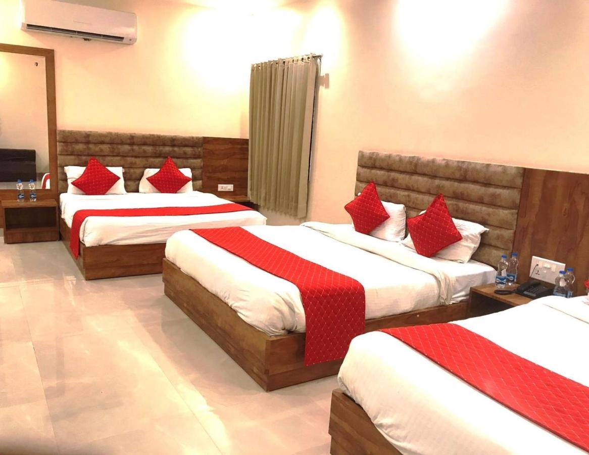 Hotel Hampton - 200 Mt From Golden Temple