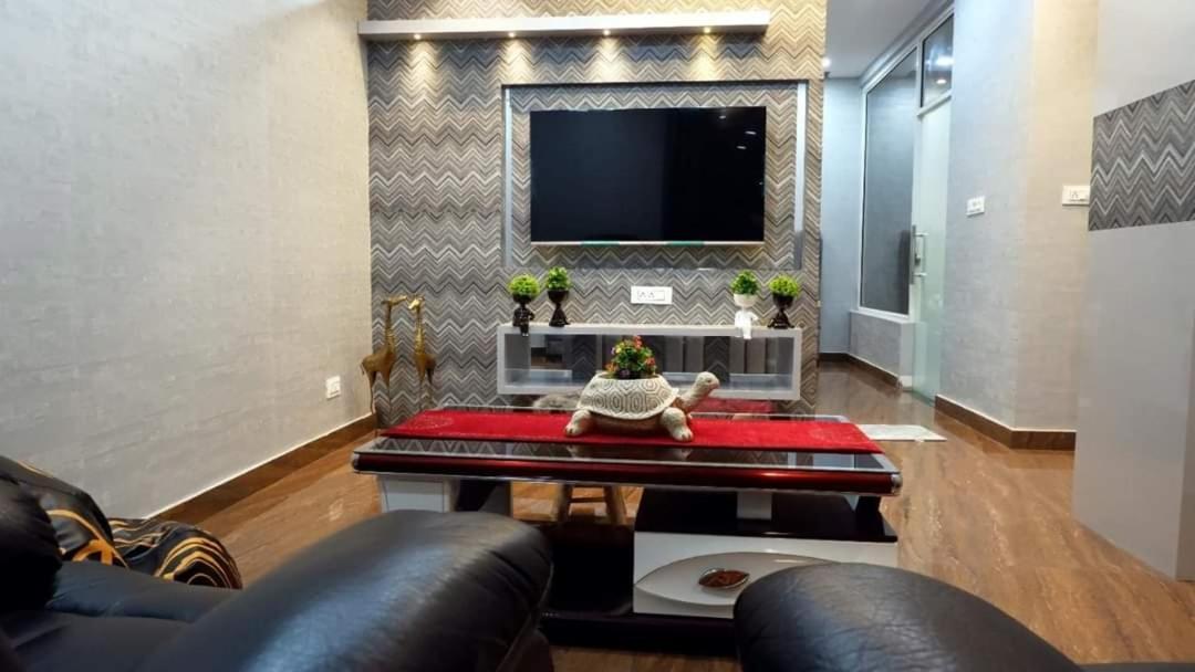 Greystone Villa: Luxurious Retreat With Pool And Entertainment Amritsar