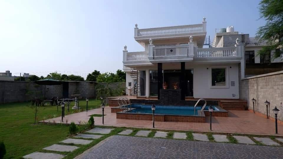 Villa Greystone Villa: Luxurious Retreat With Pool And Entertainment