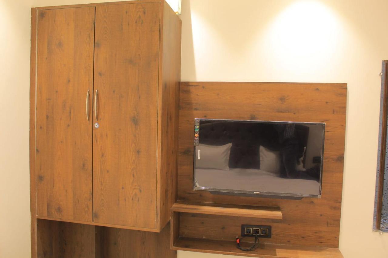 Hotel Hotel Gold Coin -- Near Golden Temple -- Special Rooms For Families, Couples, Corporate