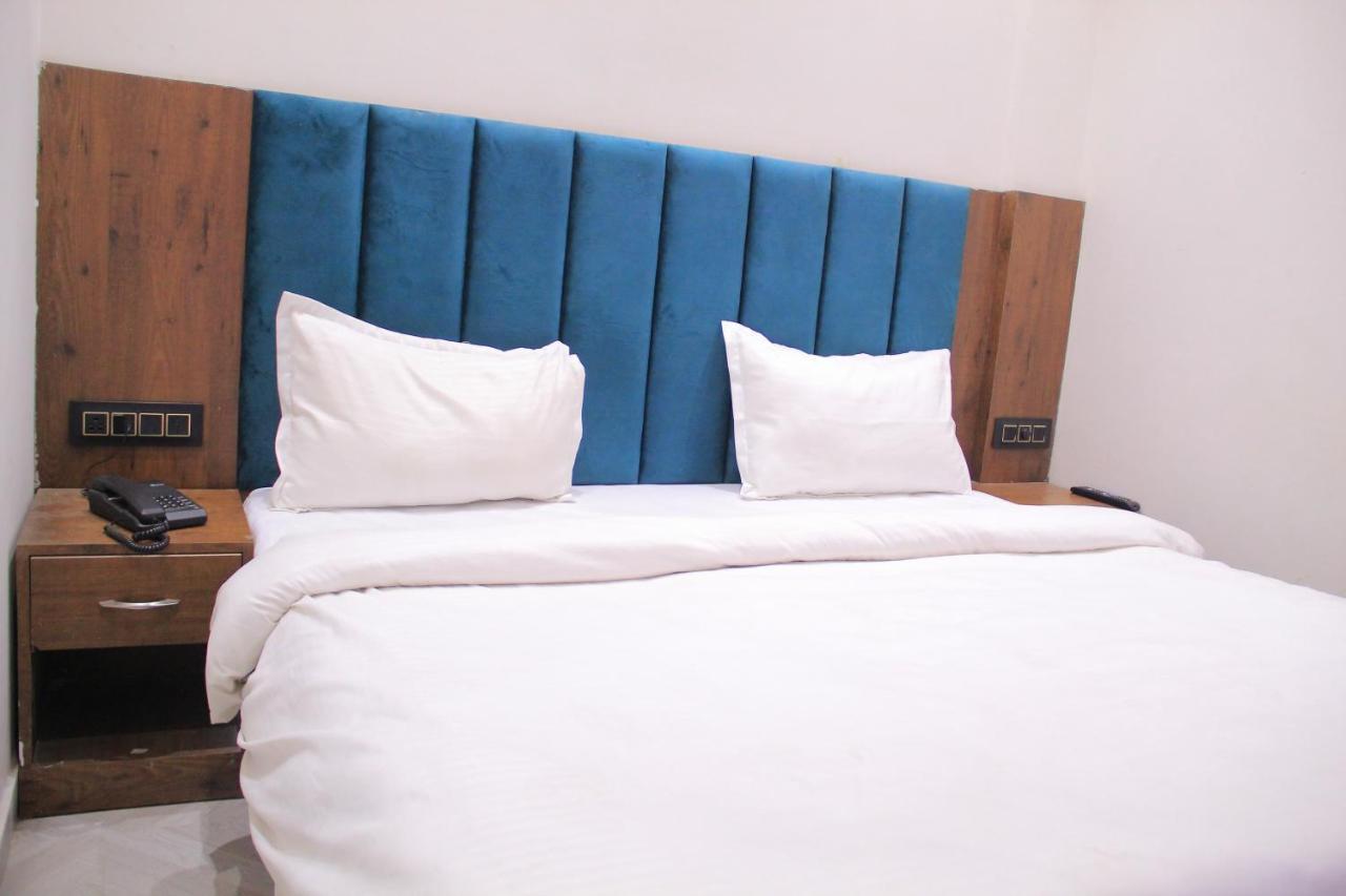 Hotel Gold Coin -- Near Golden Temple -- Special Rooms For Families, Couples, Corporate Hotel Amritsar
