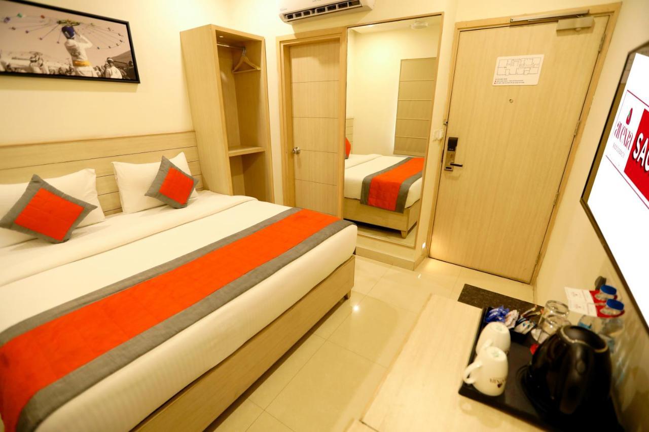Perfect Just 5 Mins Walk To Golden Temple Hotel