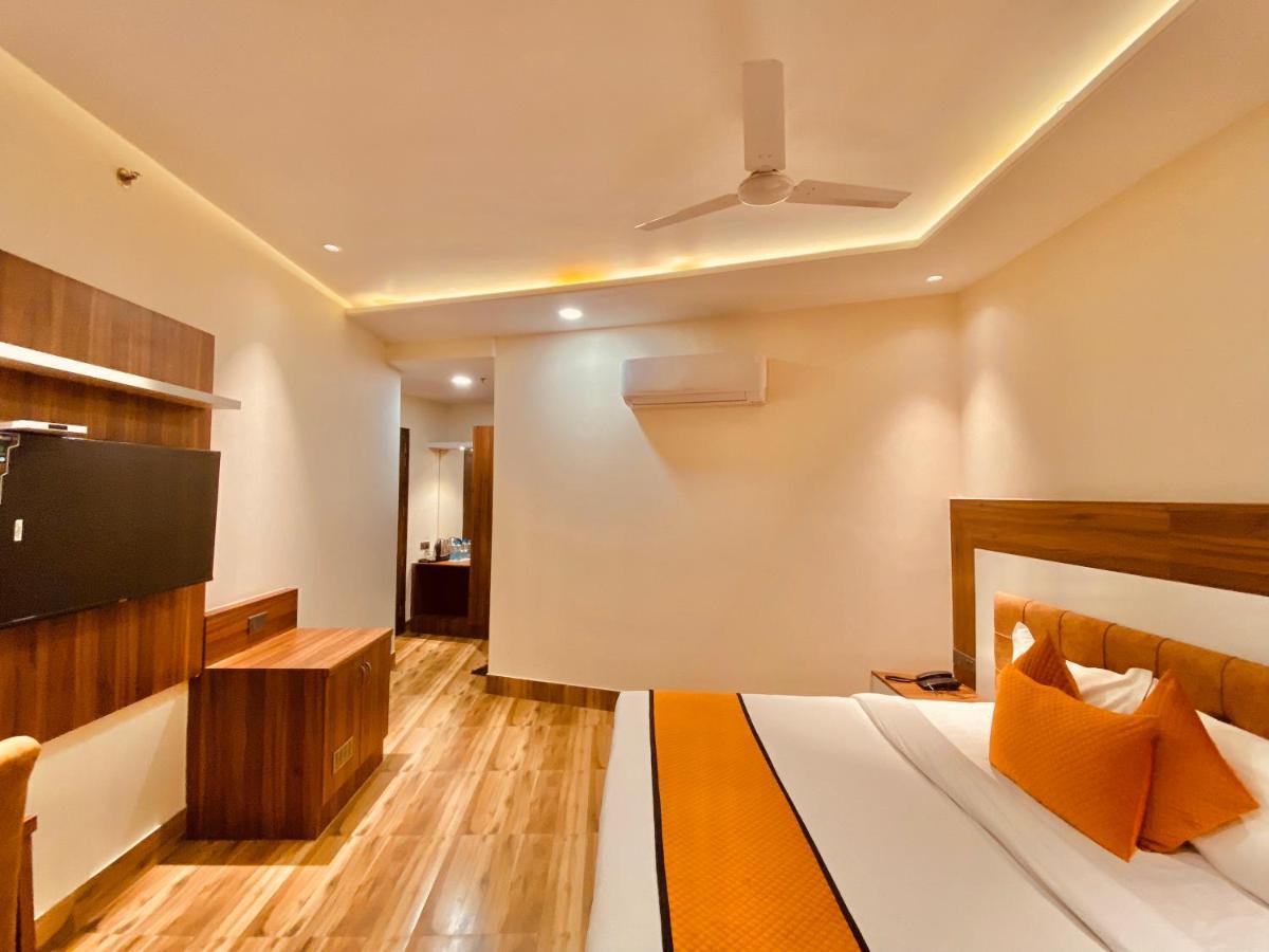 White And Restaurant 300 Mtr From Golden Temple 3*