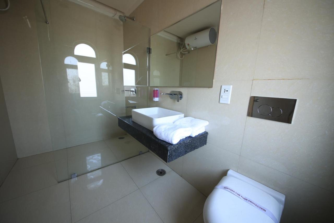 Perfect Just 5 Mins Walk To Golden Temple Hotel