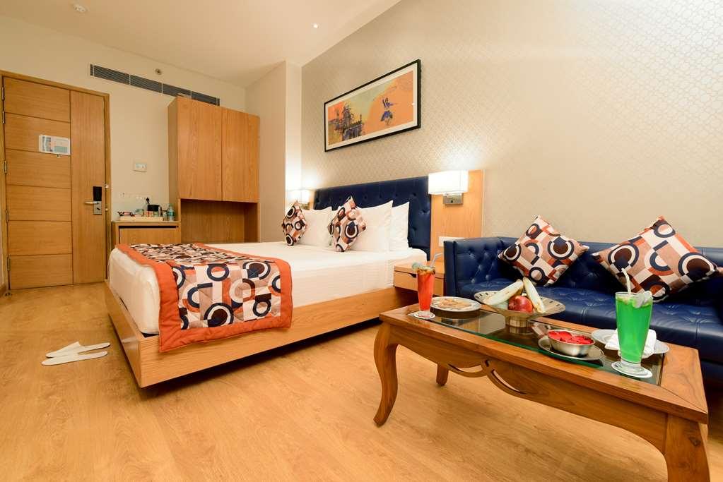 Hotel Surestay By Western Model Town 3*