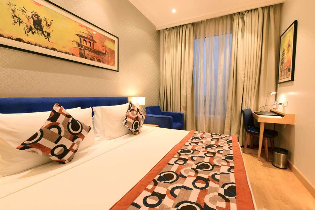 Hotel Surestay By Western Model Town 3*