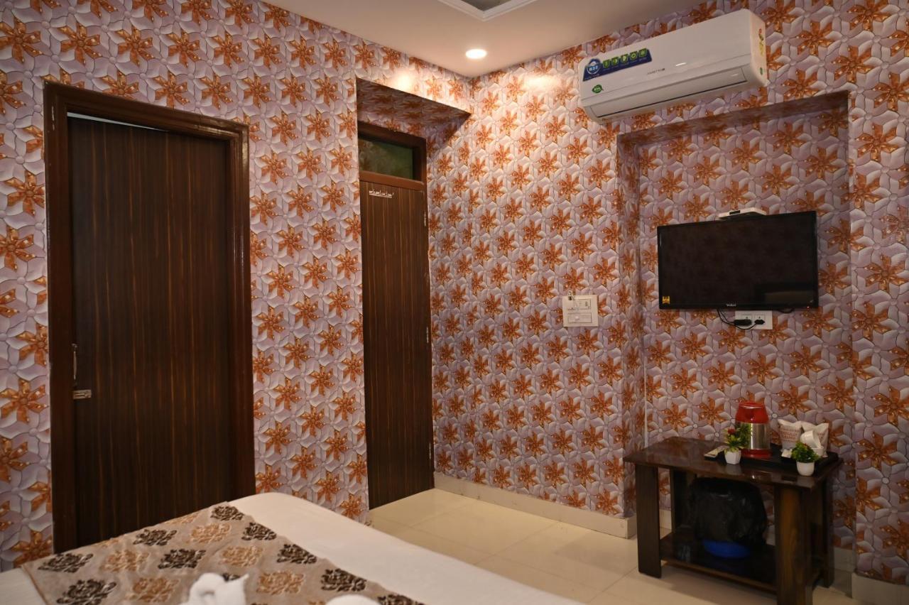 Hotel Shine Star By Tag Your Trip Near Golden Temple 3*