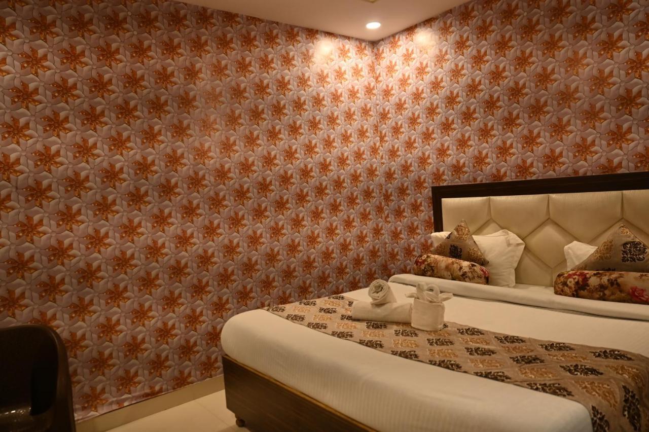 Shine Star By Tag Your Trip Near Golden Temple Hotel 3*