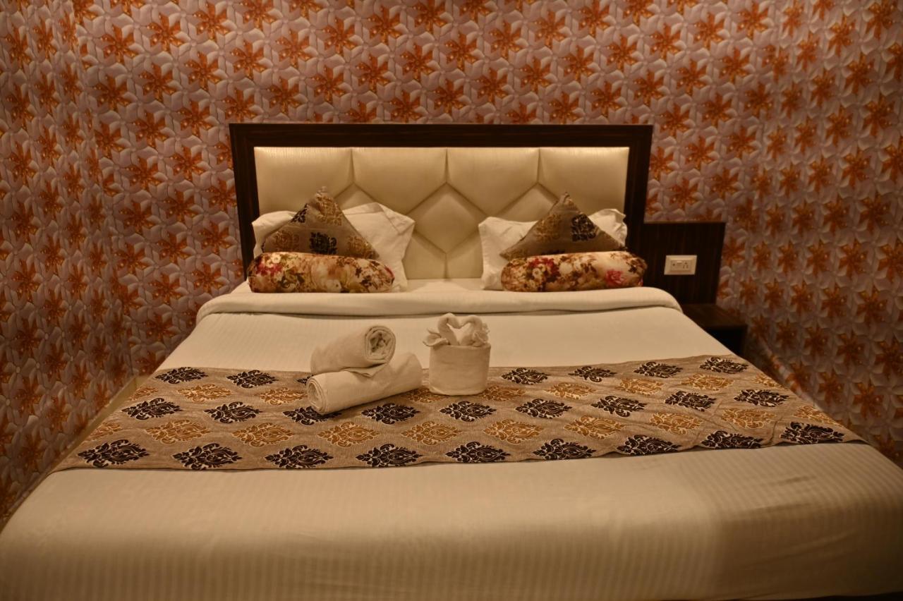 Shine Star By Tag Your Trip Near Golden Temple Amritsar
