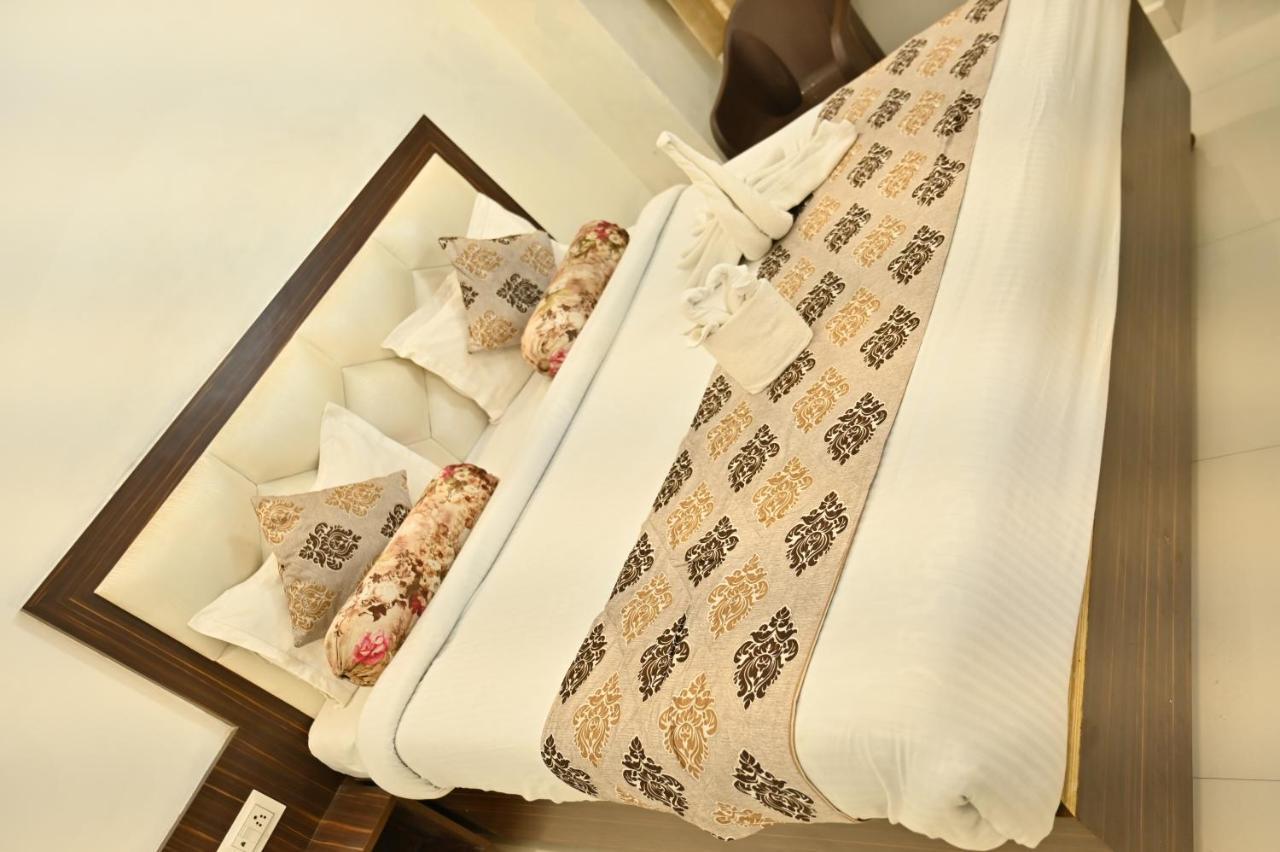 Hotel Shine Star By Tag Your Trip Near Golden Temple 3*