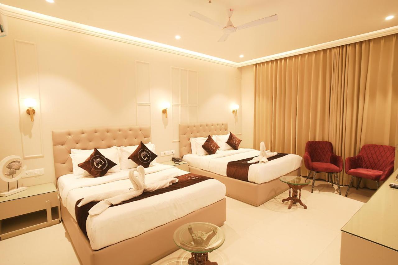 Land Heights 3*