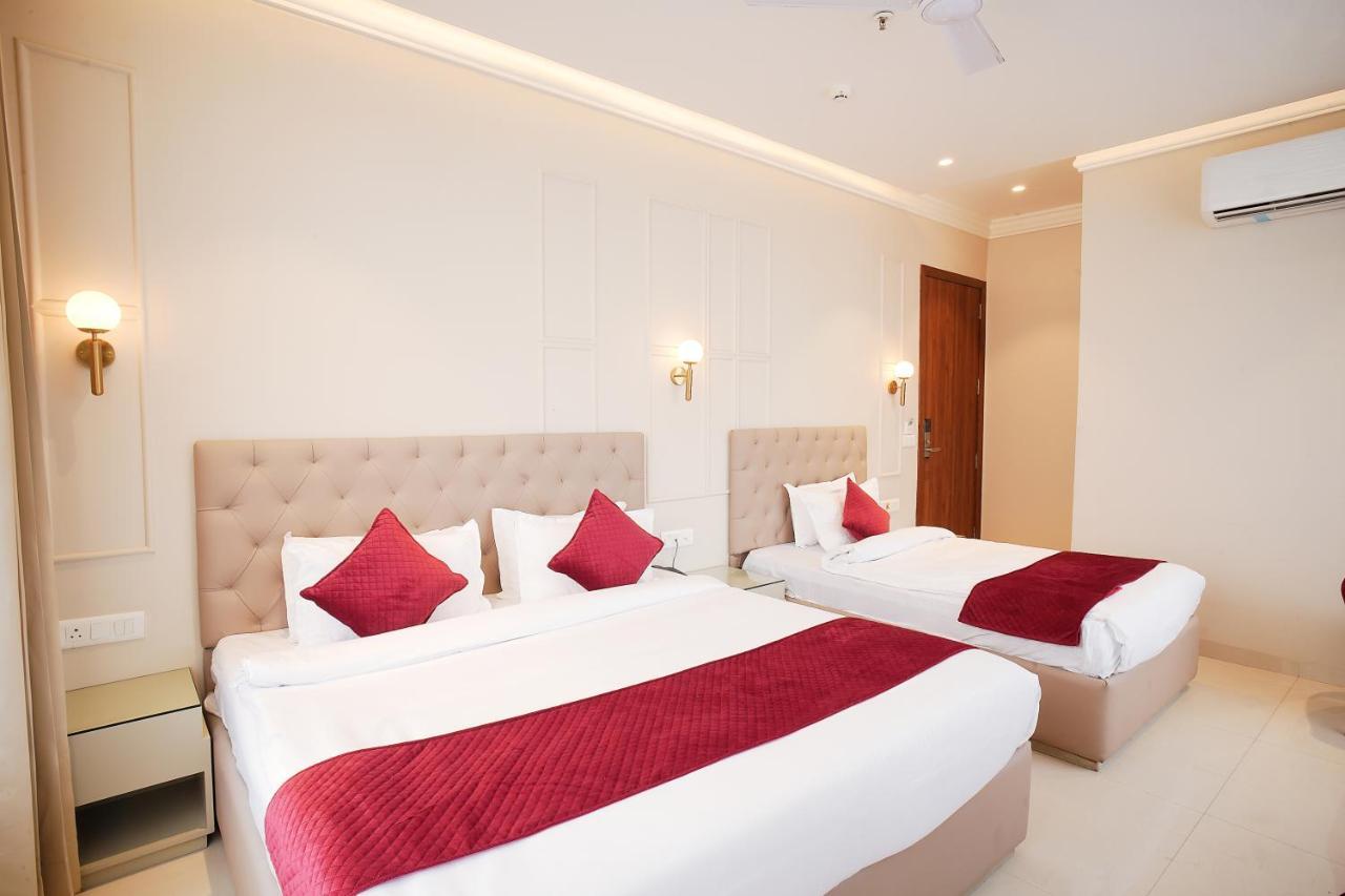 Land Heights Hotel