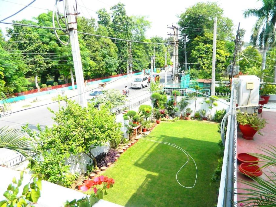 Ankhi's With Parking Amritsar