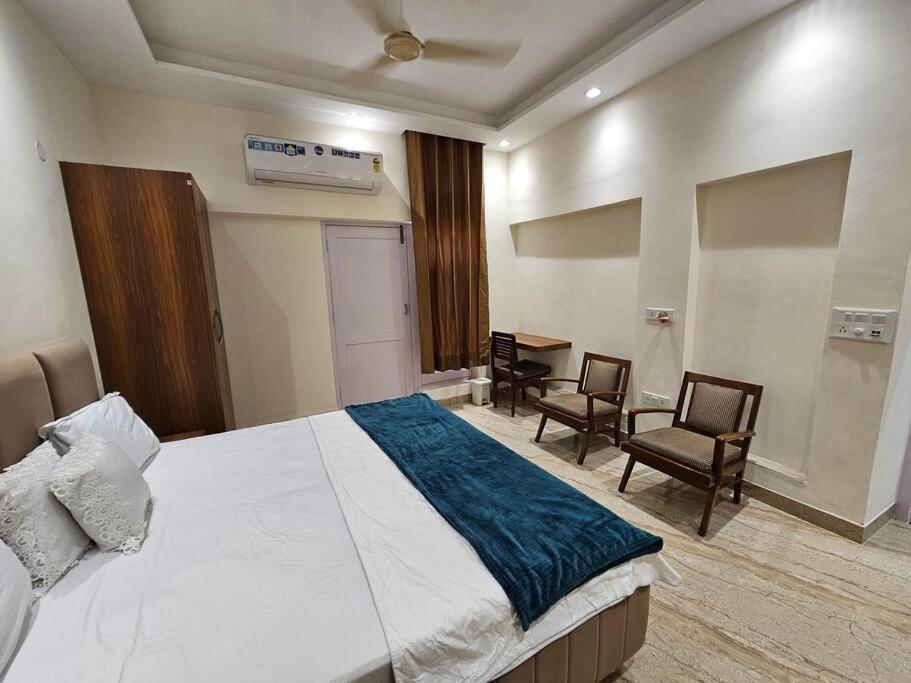 Ankhi's With Parking * Amritsar
