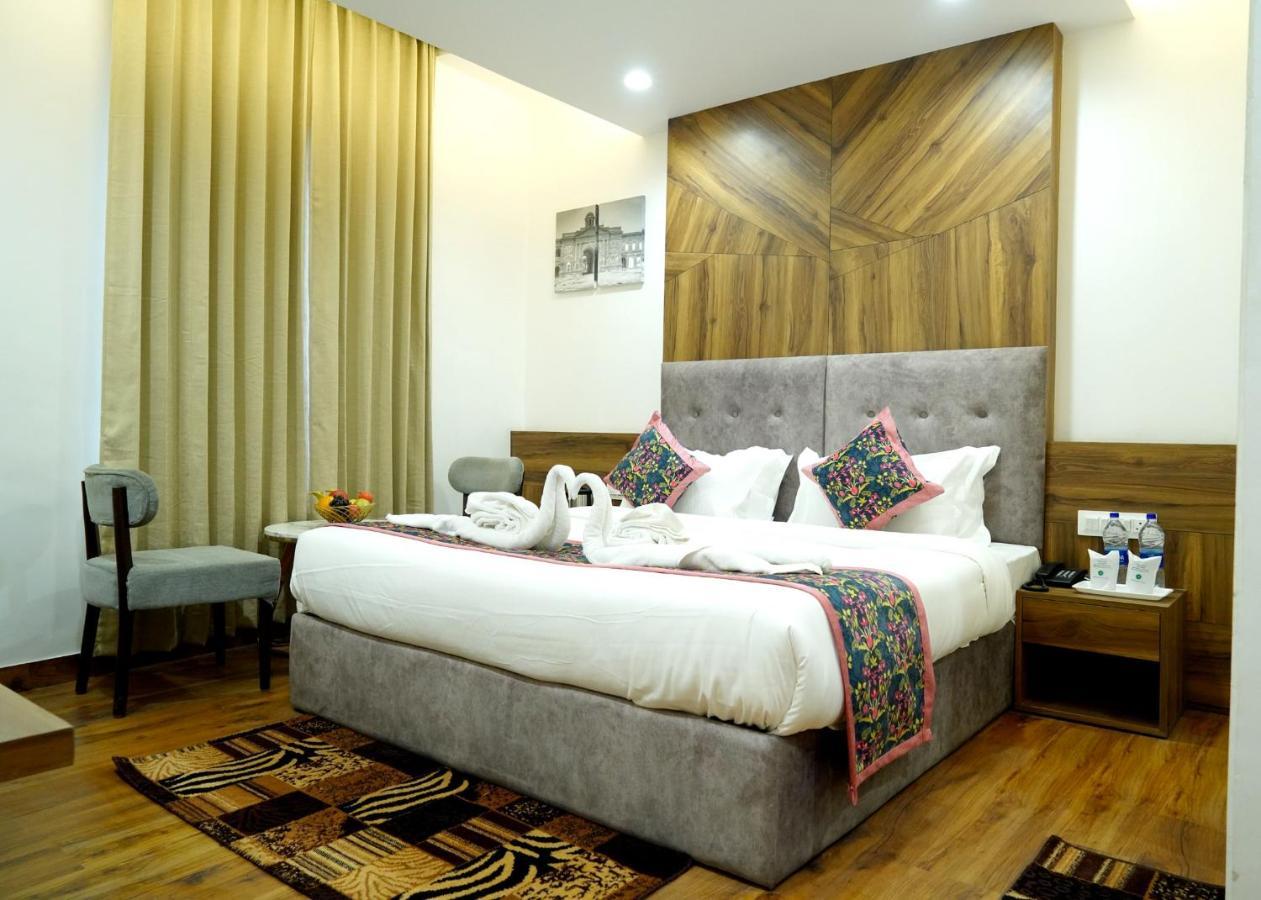 Luxurio - In-house Barista Cafe, Near Golden Temple Hotel Amritsar