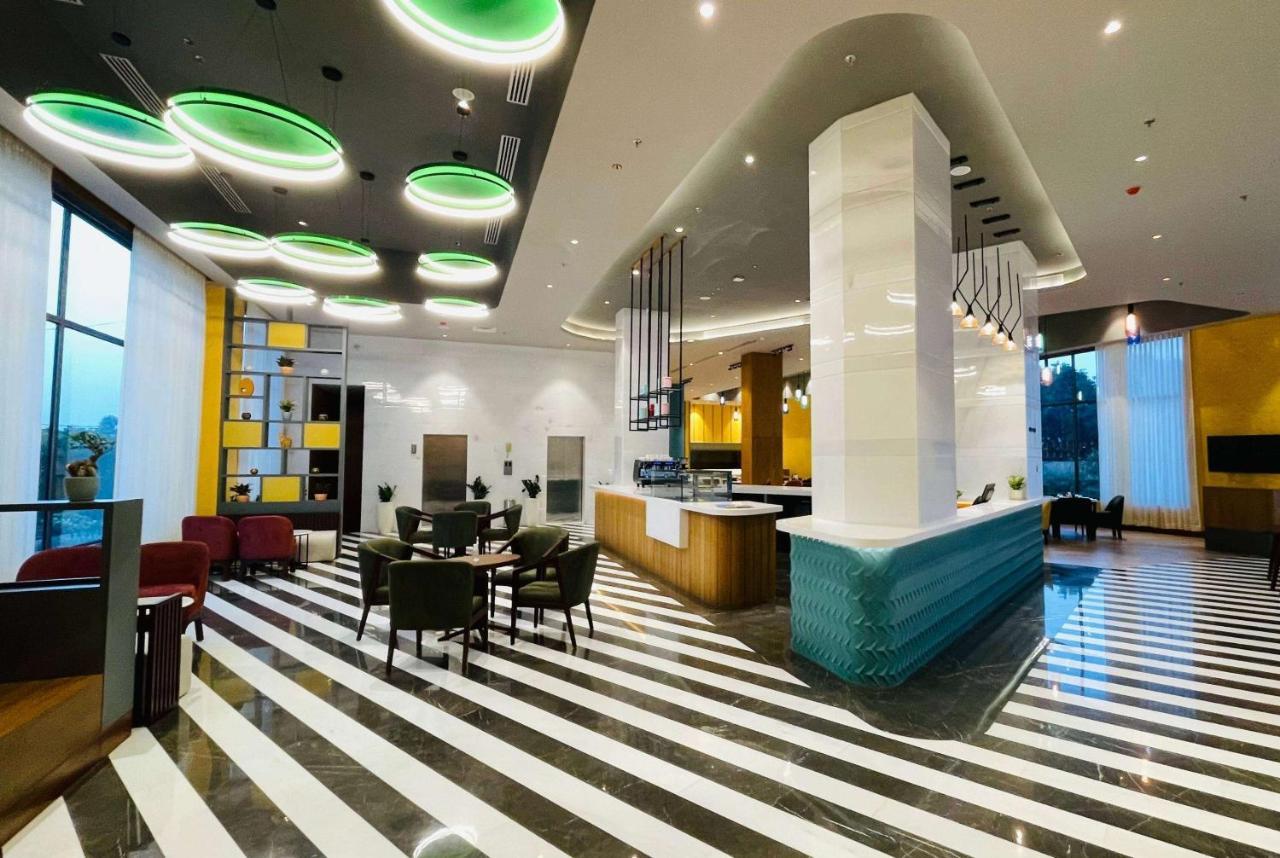 Hotel Ramada Encore By Wyndham Airport 4*