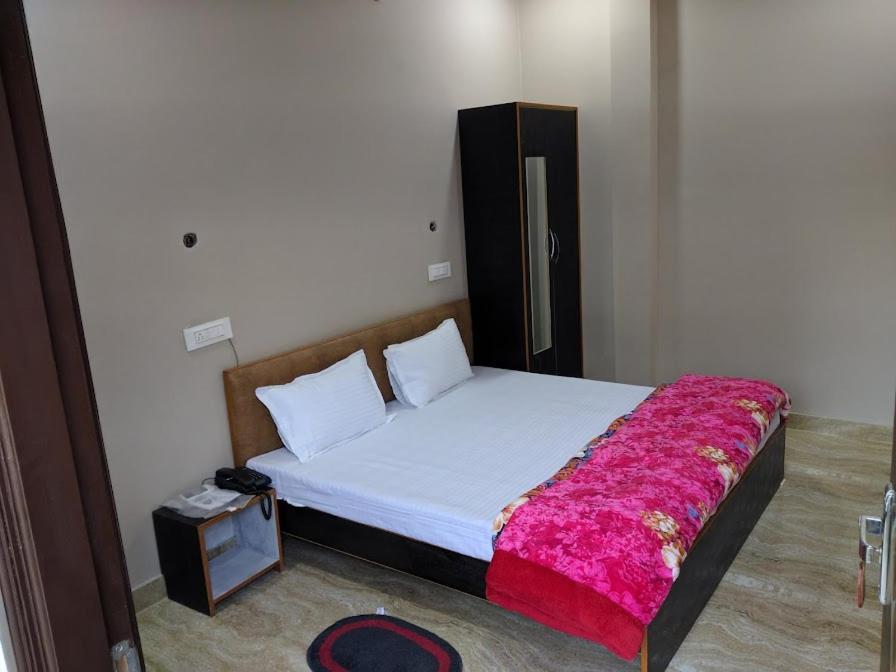 Mye - 2 Km From Golden Temple Homestay *