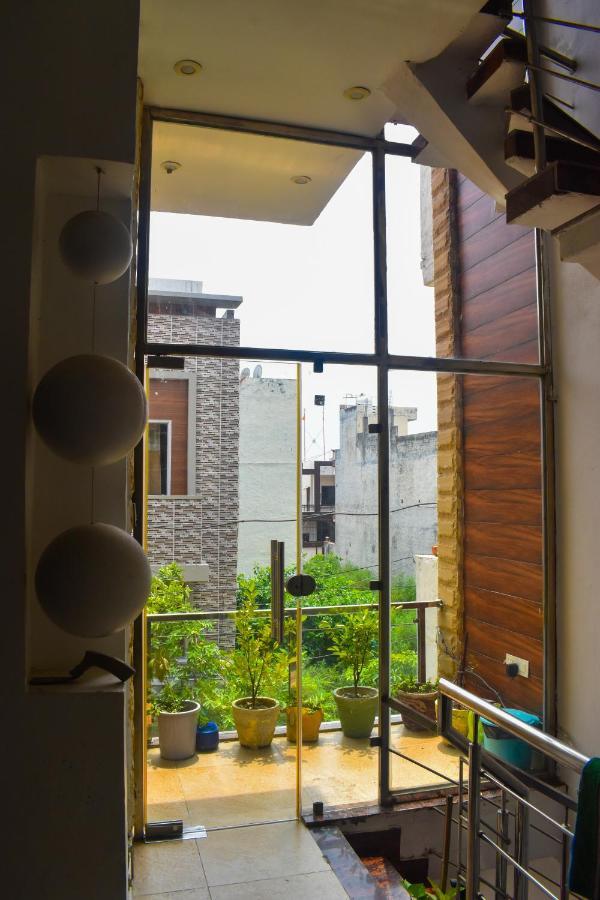Cozy 1 Bhk With Free Pickup. Apartment *