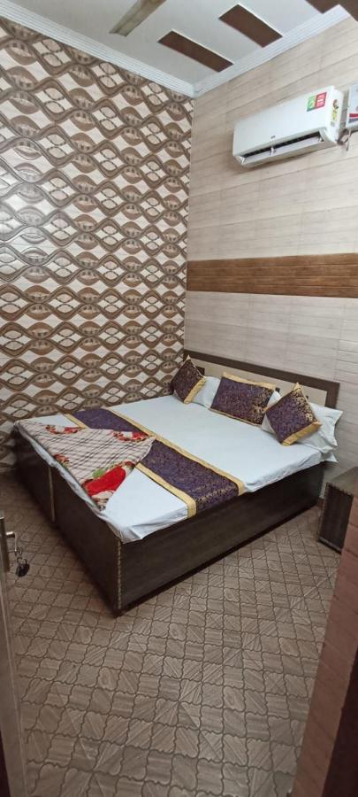 Punjabi Residency Hotel