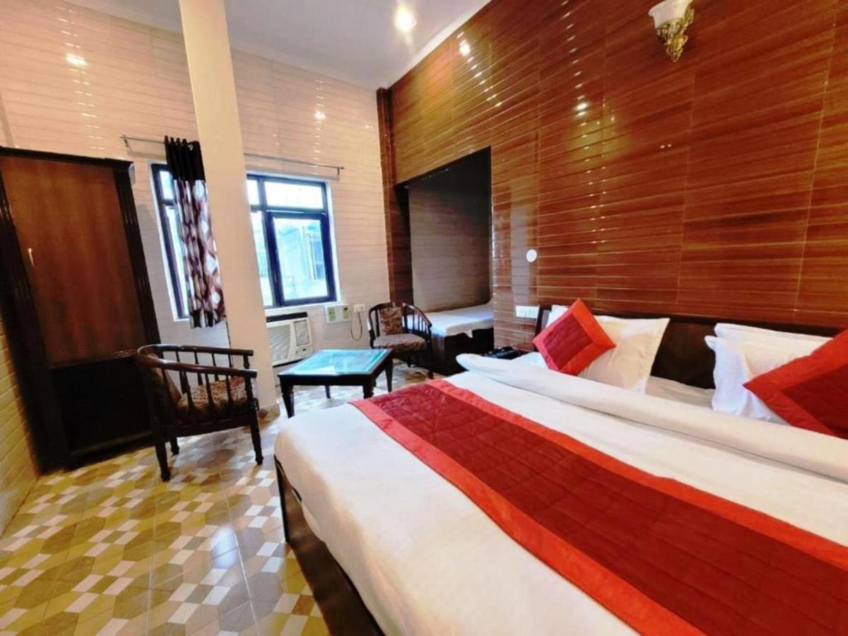 Hotel Holy